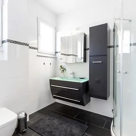 Primera Zimmer Mit Gemeinschaftsbad Singen Exterior photo